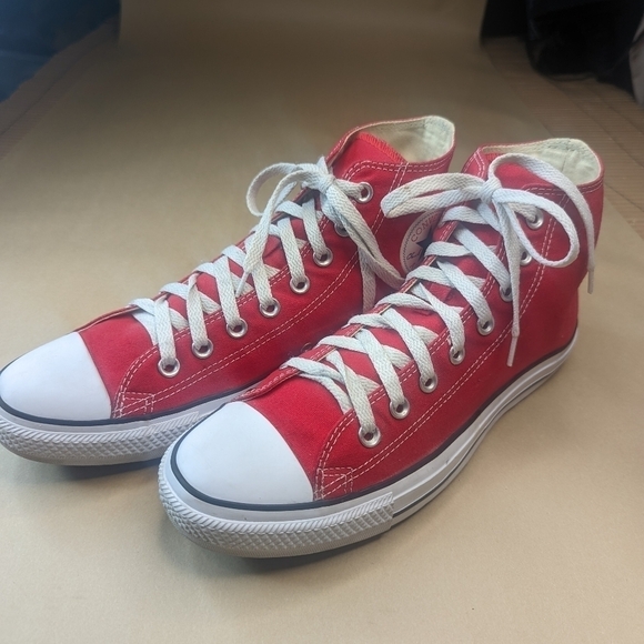 Converse Chuck Taylor All Star Men’s Size 10, women's sz 12. Classic High Top At - Picture 1 of 10